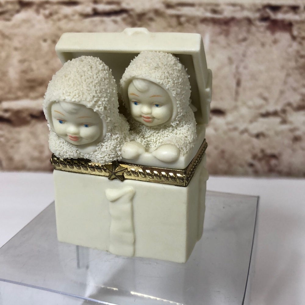 Dept 56 Snowbabies “Surprise” Porcelain Box - Picture 2 of 10